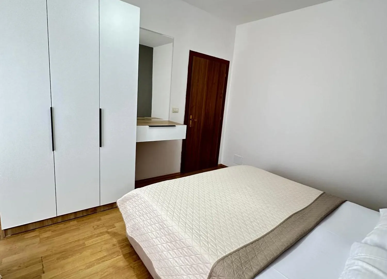 Odi Apartments Durres 0*,  Albania